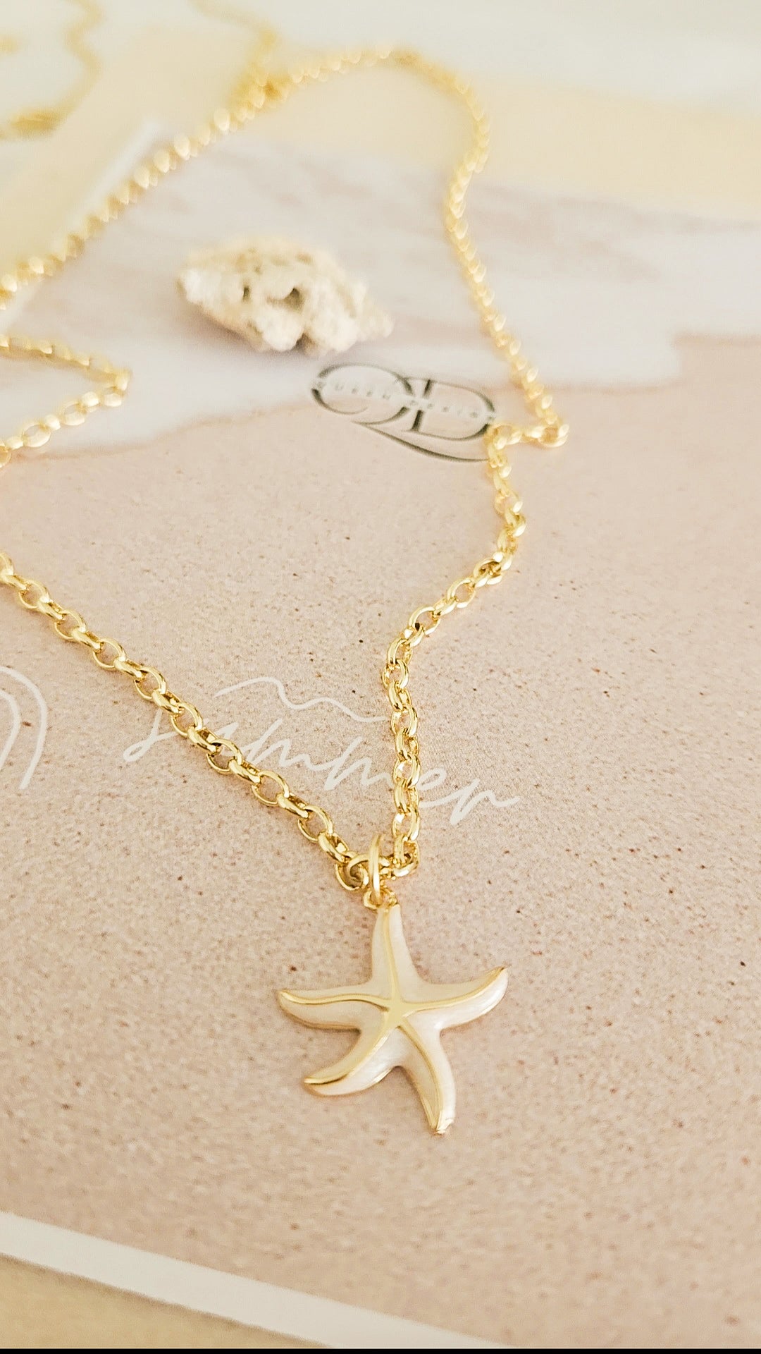 Isla necklace