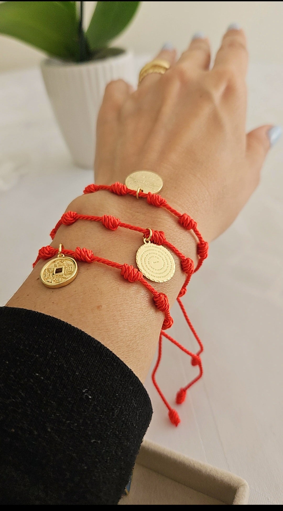 Aka bracelet