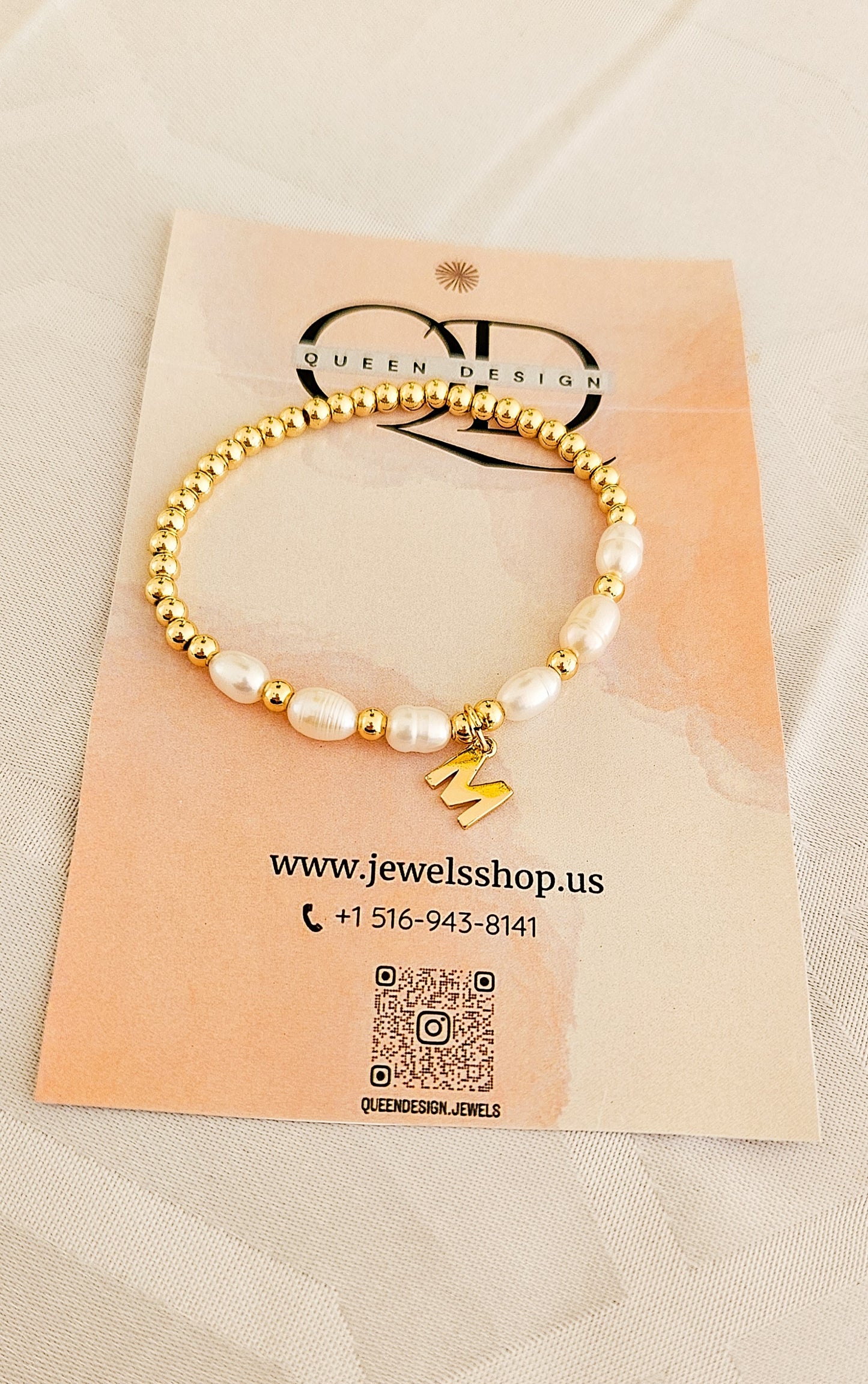 Initial special bracelet